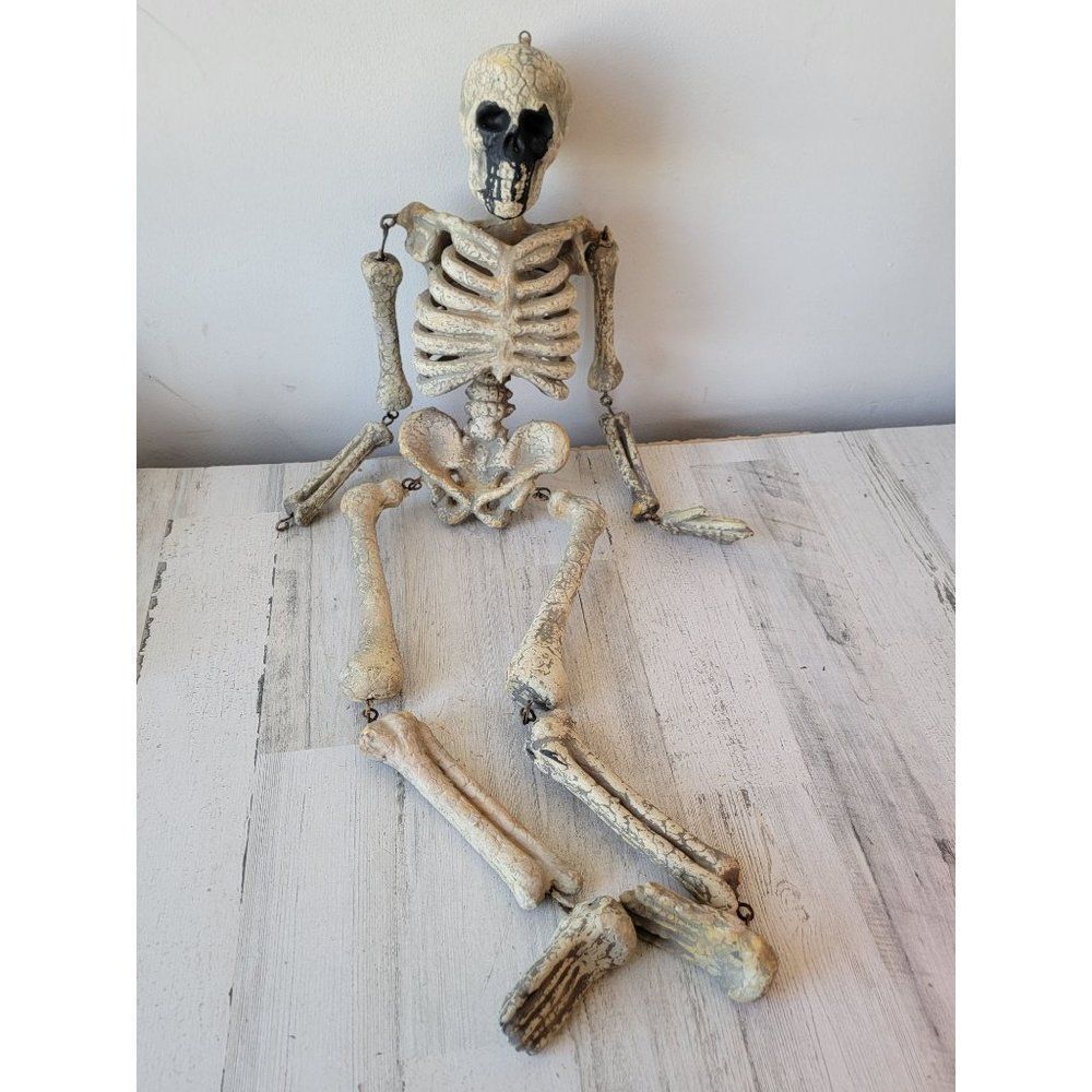 Rustic Skull‎ black bleeding face hanging Halloween scary pop decor jointed